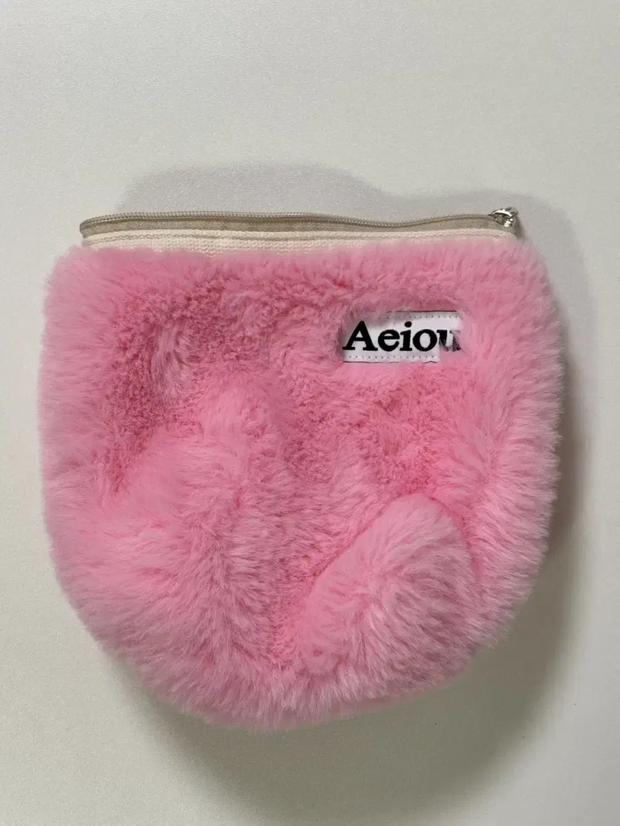 아에이오우 aeiou 파우치 M chemical pink fur